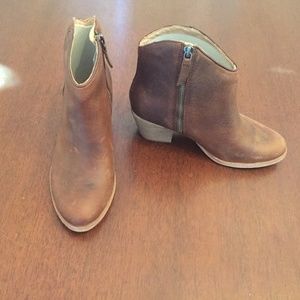 Koolaburra women's Notela boot size 6 brown bootie NIB never worn new in box